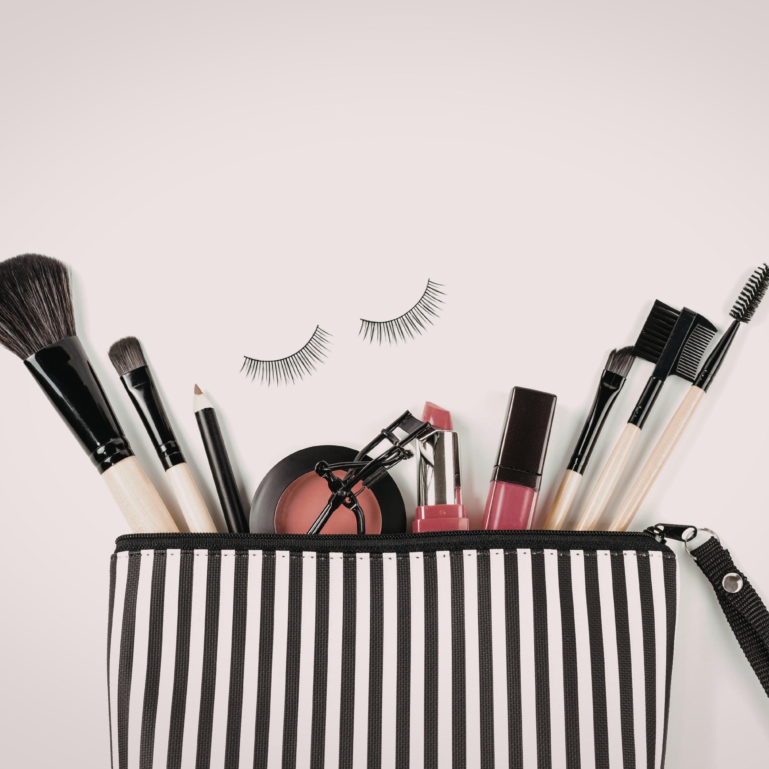 Imagen de Herramientas y Accesorios con accesorios y herramientas de belleza premium de Pura Mexica.