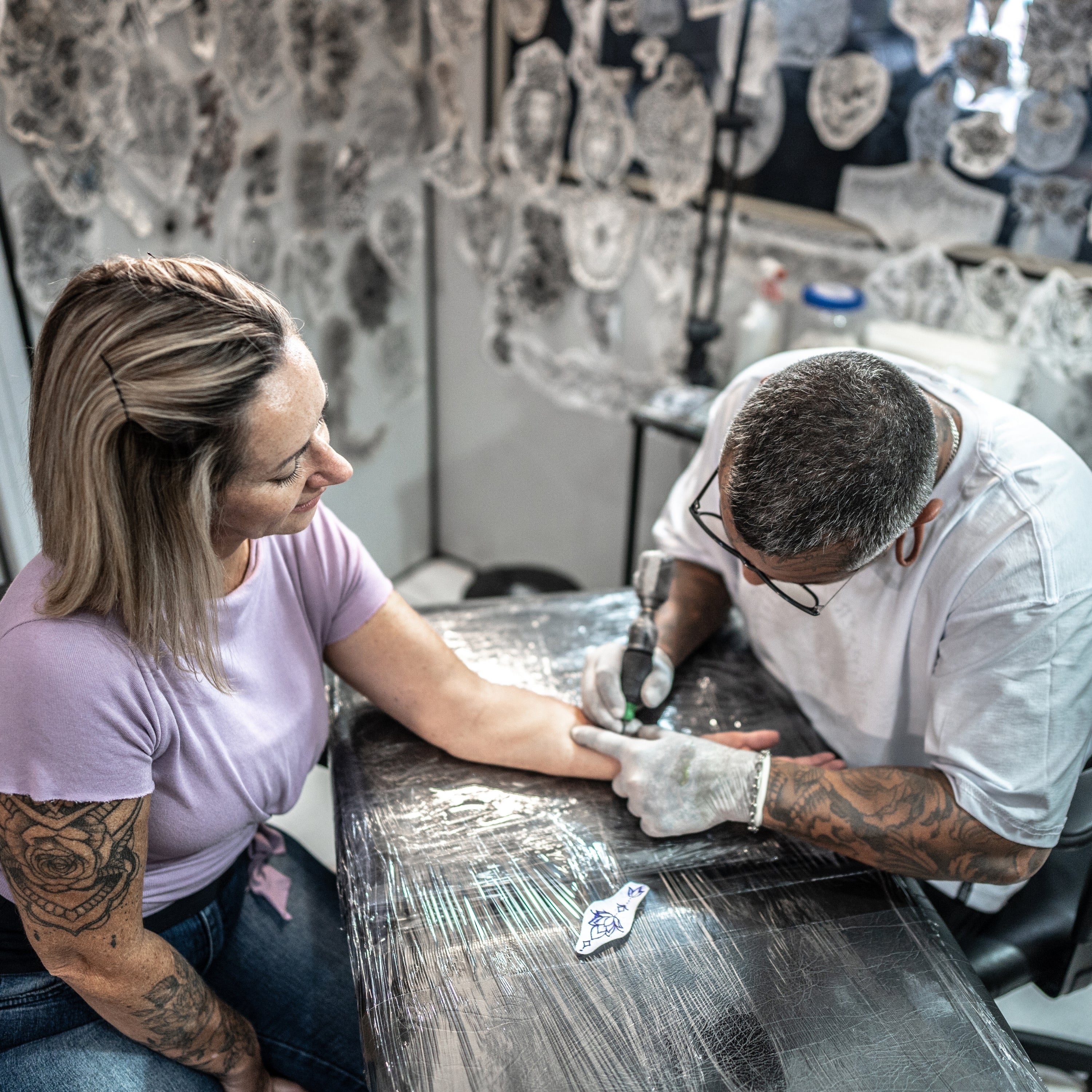 Imagen de Insumos para Tatuajes con materiales y herramientas profesionales para tatuaje de Pura Mexica.