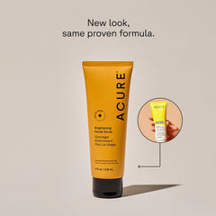 Acure gommage-visage grains fins en action pour une texture plus lisse.