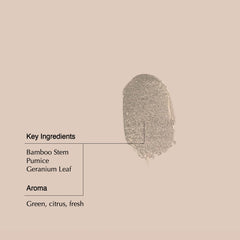 Tallo de bambú en exfoliante corporal para una exfoliación eficaz y suave.