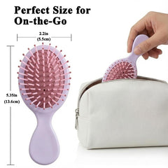 Brosse aespako mini voyage, compacte et facile à glisser.