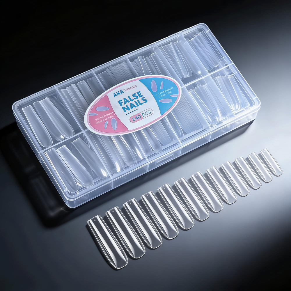 AKA Unicorn puntas gel cuadradas con cobertura total transparente para un aspecto natural.