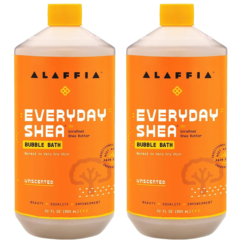 Alaffia Everyday Shea Bubble Bath, bouteille et versement, offre une hydratation douce au bain.