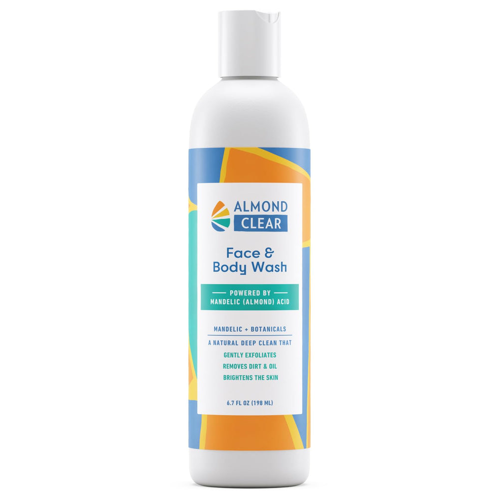 Almond Clear: botella dosificadora para lavado facial suave.