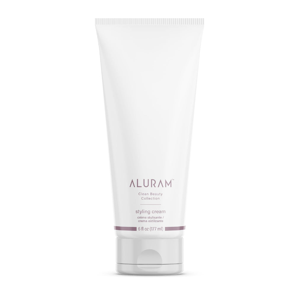 ALURAM Crema para Peinar con Agua de Coco, botella visible y hidratación suave para el cabello.