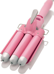Alure rizador tres-barillas 1 pulgada en blanco y rosa para rizos rápidos y definidos.