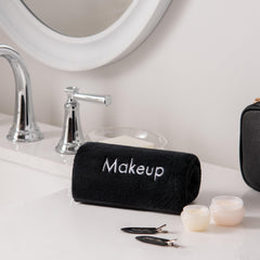 Bordado Maquillaje en toalla Arkwright, diseño distintivo para cuidado facial.
