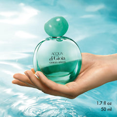 Armani Beauty Acqua Di Gioia Intensa, diseño de envase elegante y contemporáneo.