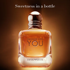 Armani Beauty Stronger With You: detalle del frasco captura la elegancia y el carisma.