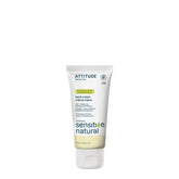 La crema ATTITUDE para manos con aceite de argán calma piel sensible y nutre.