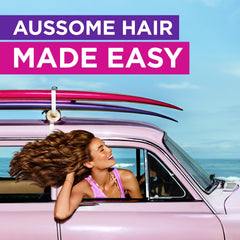 Aussie Mega Hairspray aplicación suave que evita residuos pegajosos.
