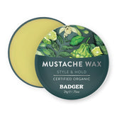 Cera Badger para bigote en lata ofrece sujeción media para bigote y barba.