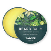 Bálsamo de barba orgánico Badger en lata metálica, ideal para hidratar y dar forma diaria sin grasa.