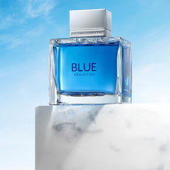 Seducción Azul de Banderas, detalle del frasco resaltando su diseño.