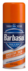 Espuma cremosa Barbasol que ofrece amortiguación y menor fricción durante el afeitado