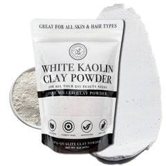 Polvo de arcilla kaolin blanco de Bare Essentials Living en frasco, ideal para mascarillas faciales suaves.