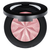 bareMinerals Gen Nude Highlighting Blush Rose Glow offre un éclat rosé lumineux sur les joues.