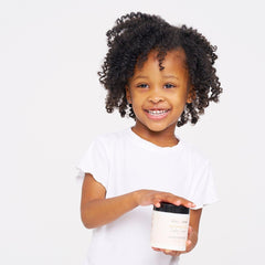 BASK & LATHER desenredado-sin-frizz para rizos suaves y fáciles de peinar.