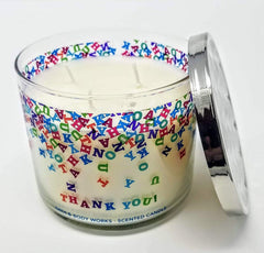 Bath & Body Works Champagne Toast, diseño variable, añade color y estilo estacional.