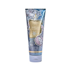 Bath & Body Works crema corporal hidratante regalo Nieve y Cachemira para piel suave.