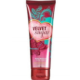 Bath & Body Works Velvet Sugar crema corporal, envase visible, hidratación profunda para piel suave.