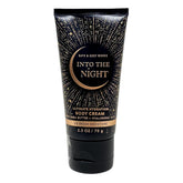 Crema corporal de viaje Bath and Body Works con aroma Entre las Noches para hidratación prolongada.