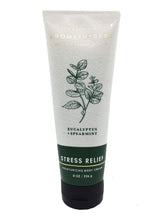 Bath & Body Works Aromatherapy crema corporal con eucalipto y menta para relajación.