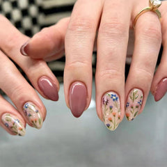 BDKAIWU uñas pegables florales en almendra con acabado brillante para cualquier ocasión.