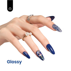 Beetles Esmalte Gel Uñas Azul Medianoche, aplicador preciso para cobertura suave.