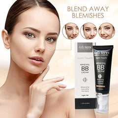 Bellaterra crema BB aplicación con dedo para difuminación suave