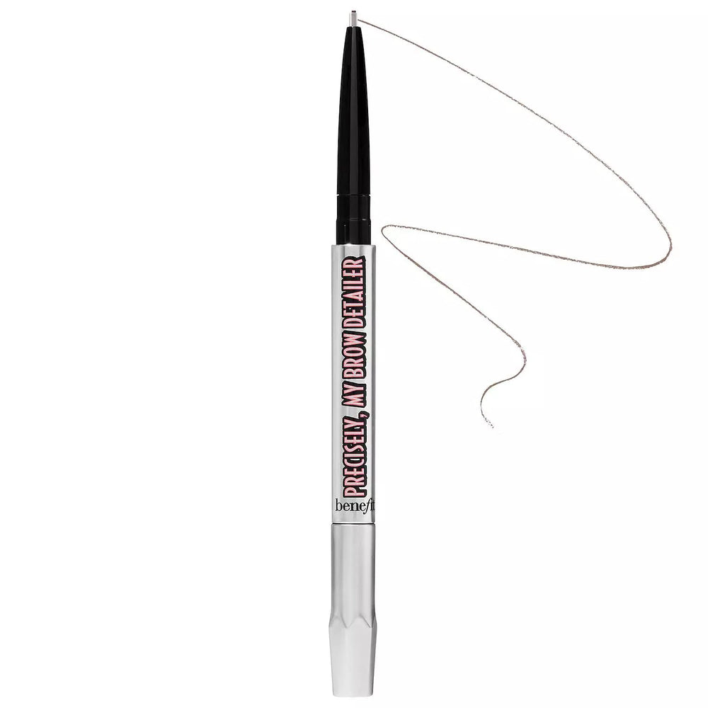Benefit Detallador Preciso de Cejas con punta 0,8 mm para trazos finos y controlados.