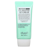 BENTON Air Fit UV Defense Sun Cream, botella elegante y protección solar suave.