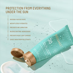 BIOSSANCE Squalane + Zinc Sunscreen aplicación en mano para uso diario