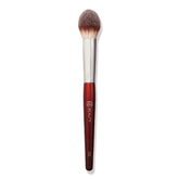 BK BEAUTY 110 grand, pinceau correcteur, pointe dense sous les yeux, mélange rapide et naturel.