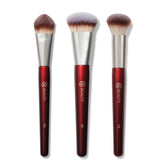 BK Beauty Core Complexion Trio: pinceau fond-teint moyen-contour pour une couverture homogène.