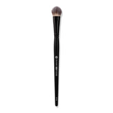 BK Beauty Nikki la Rose N16, pinceau triangle pour application précise du correcteur.