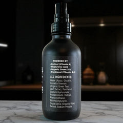 Sérum BLACKSTEEL pour homme, effet lissant sur la peau du visage.