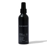 Blind Barber 40Proof Spray, botella visible para un look diario y fresco.