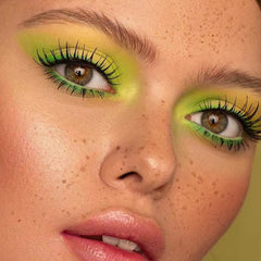 Boobeen Paleta de sombras verde, detalle brillante para acabados metalizados.