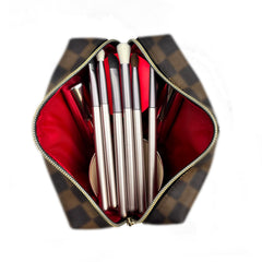 Bopomofo travel organizer exterior is waterproof for light moisture protection.