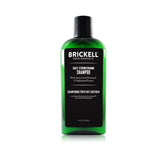 Brickell Shampoing Fortifiant Quotidien, versement de la bouteille et accessibilité d’utilisation.