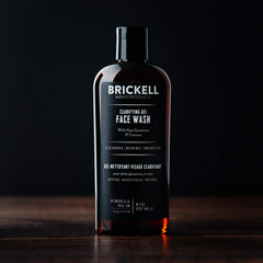 Contrôle-brillance jour Brickell, laisse la peau fraîche sans excès de sébum.