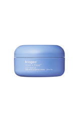 Briogeo crema-escultura flexible con Yuzu y Plum para definición suave.