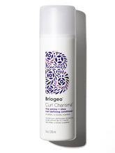 Briogeo Curl Charisma envase con acondicionador hidratante para rizos definidos.