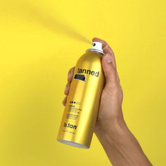 El guante de aplicación facilita un acabado uniforme sin manchas con B.TAN.