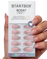 BTArtbox Frost Glam: uñas cortas con flor 3D para un acabado natural duradero.