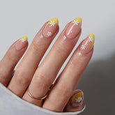 BTArtbox Uñas Frances Tip Corta Daisy para un look natural y elegante.