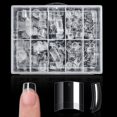 Buqikma puntas cortas transparentes en caja rosa, ideal para manicura rápida