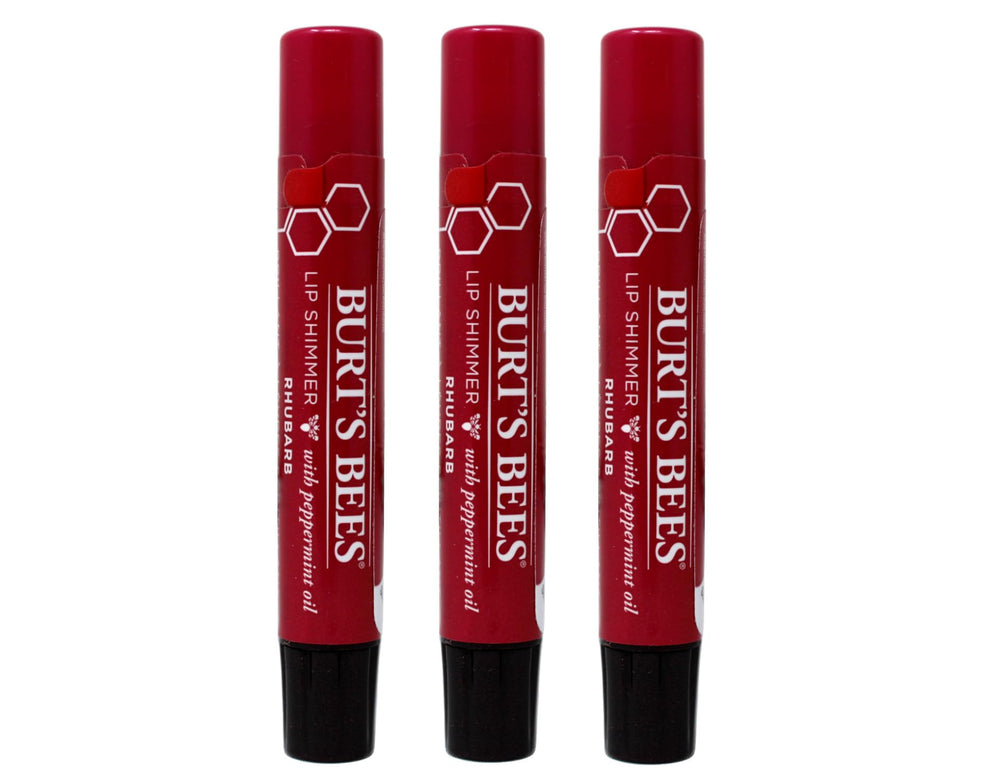 Brillo labial Burt's Bees Rhubarb en tubo, realza labios con tono natural.