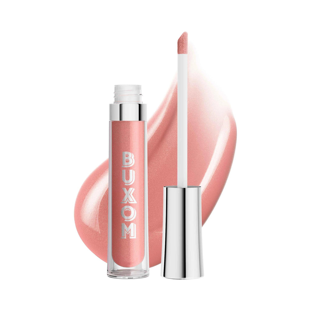 BUXOM AR Sandy Full-On Lip Polish en labios con brillo nude rosado y volumen suave